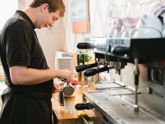 Café „Wo ist Tom?“